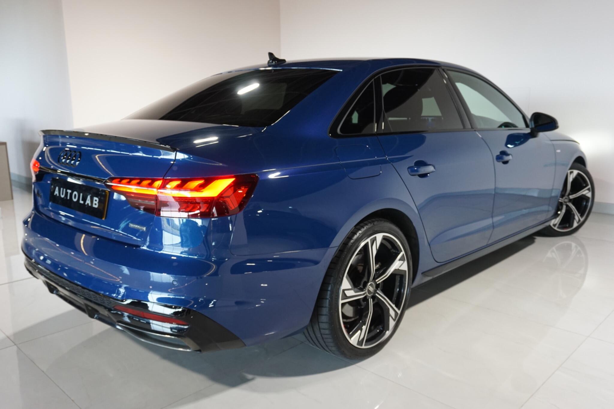 Audi A4 2.0 TDI 40 Black Edition Saloon 4dr Diesel S Tronic quattro Euro 6 (s/s) (204 ps)